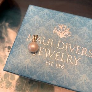Maui Divers Necklace Charm with White Pearl